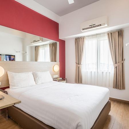Monoloog Hotel Bekasi Zewnętrze zdjęcie