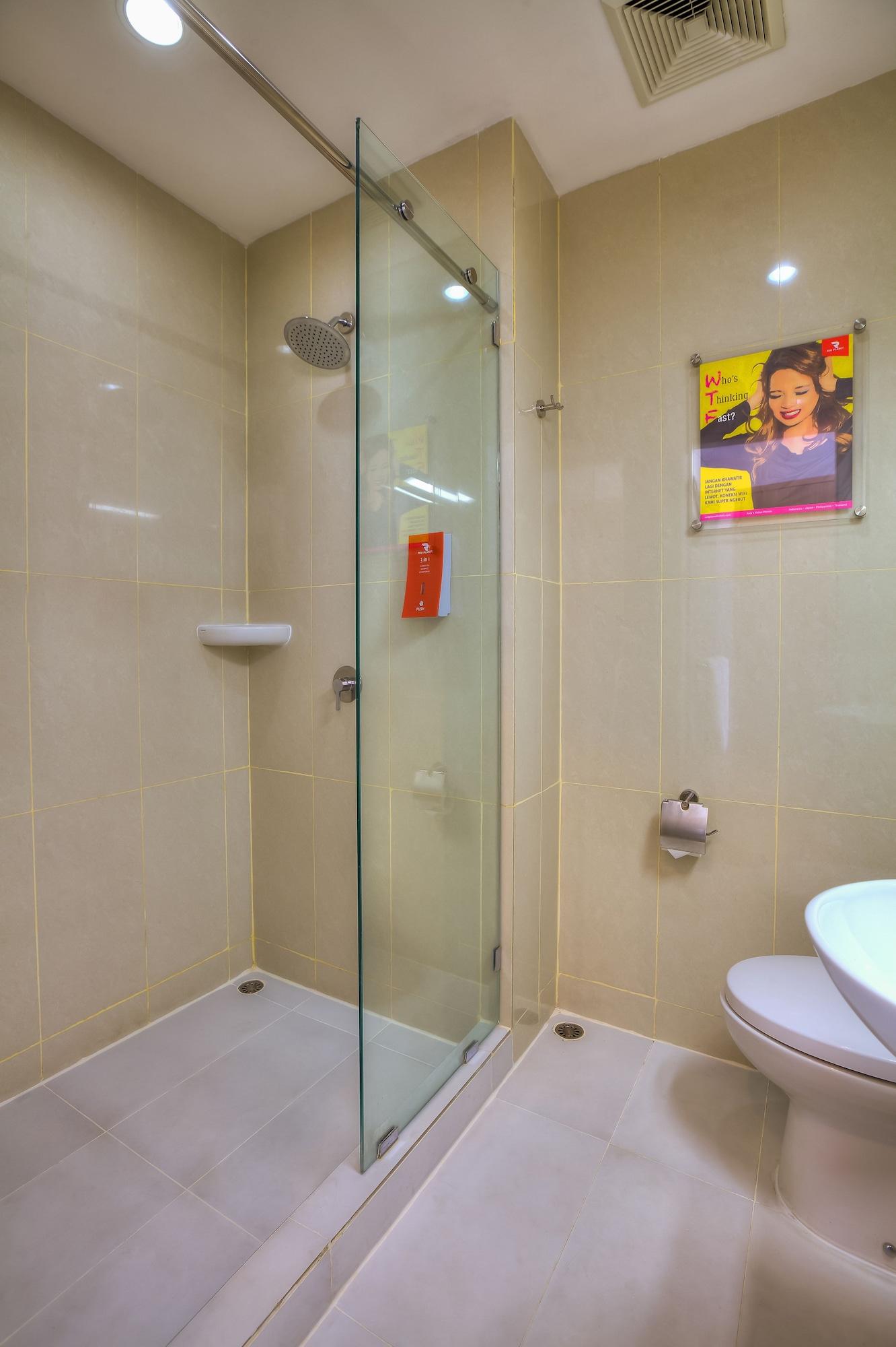 Monoloog Hotel Bekasi Zewnętrze zdjęcie