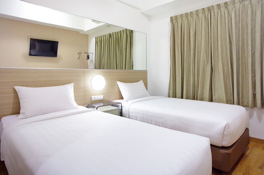 Monoloog Hotel Bekasi Zewnętrze zdjęcie
