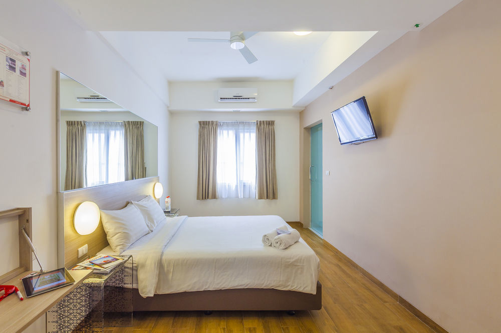 Monoloog Hotel Bekasi Zewnętrze zdjęcie