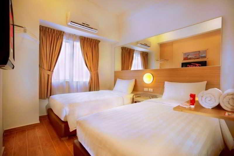 Monoloog Hotel Bekasi Zewnętrze zdjęcie
