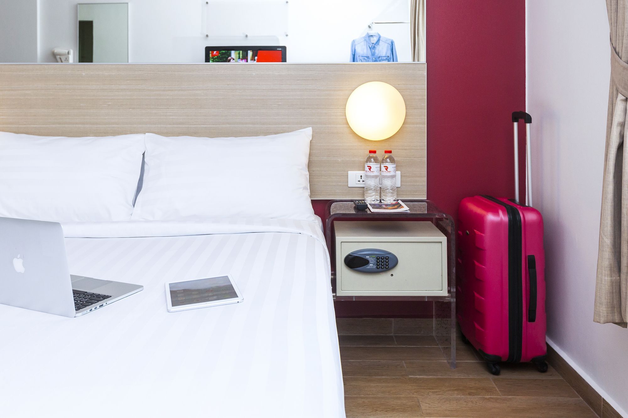 Monoloog Hotel Bekasi Zewnętrze zdjęcie